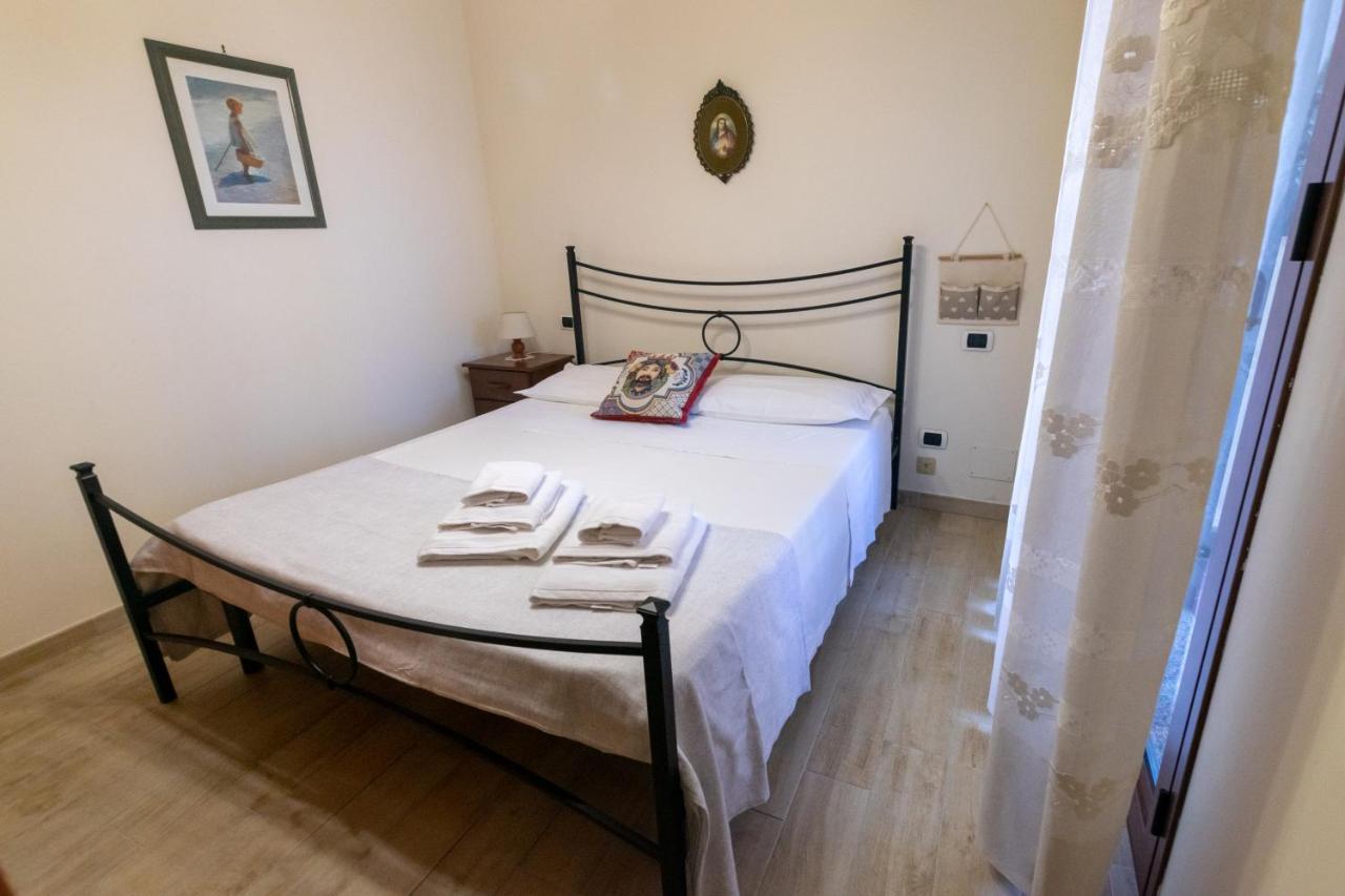 אנלציט Corallo Holiday House Acitrezza מראה חיצוני תמונה
