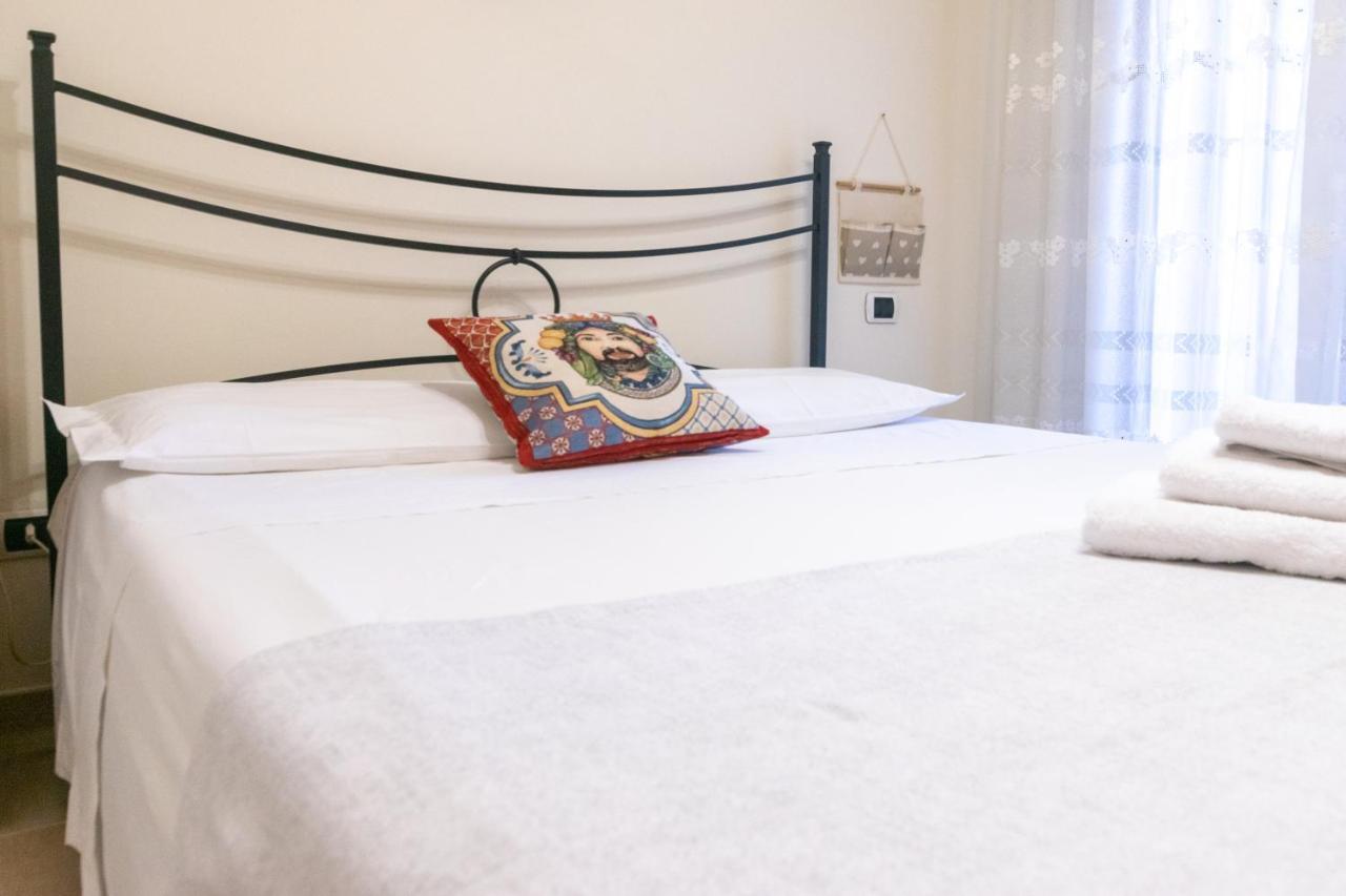 אנלציט Corallo Holiday House Acitrezza מראה חיצוני תמונה