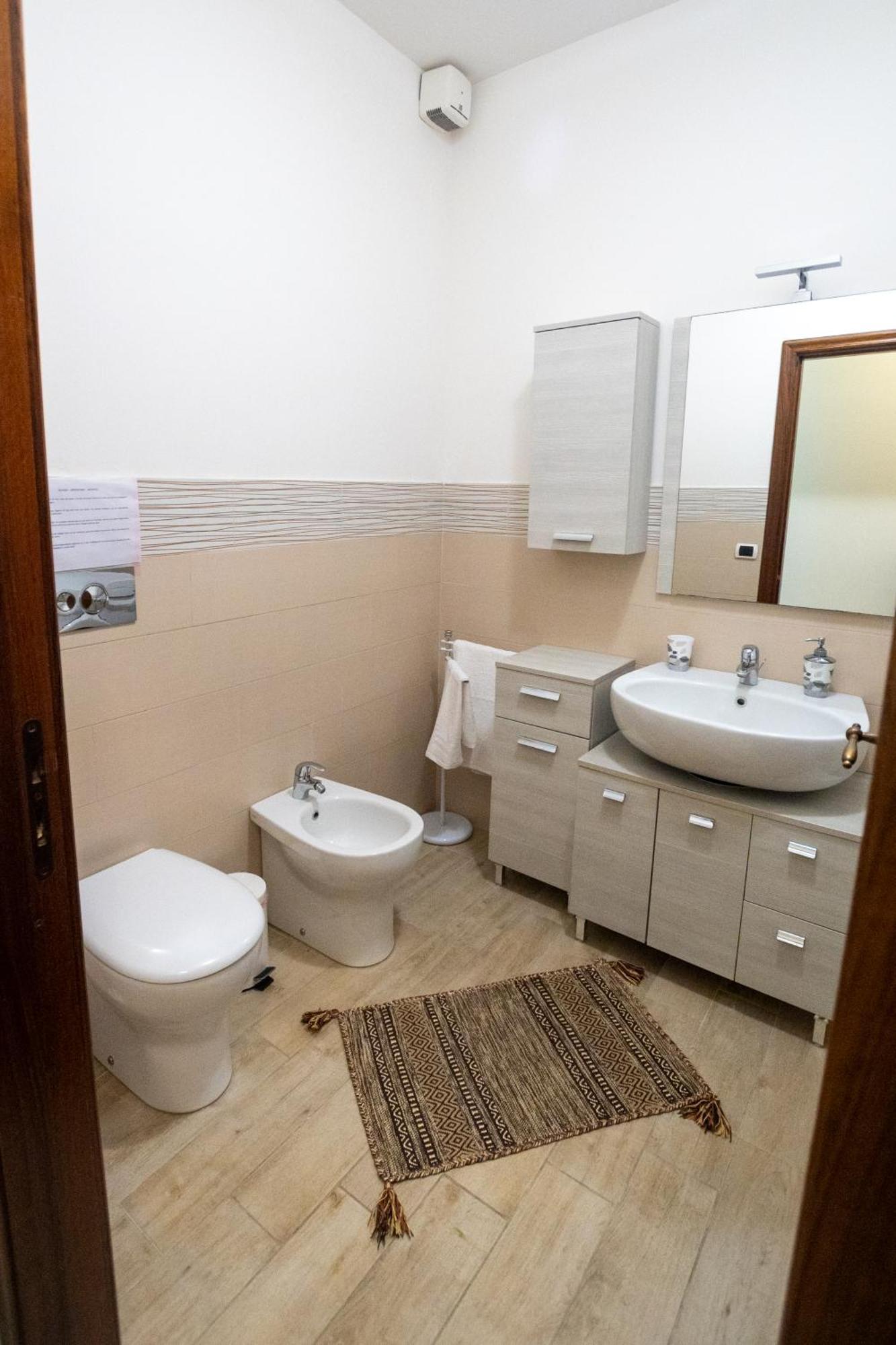 אנלציט Corallo Holiday House Acitrezza מראה חיצוני תמונה