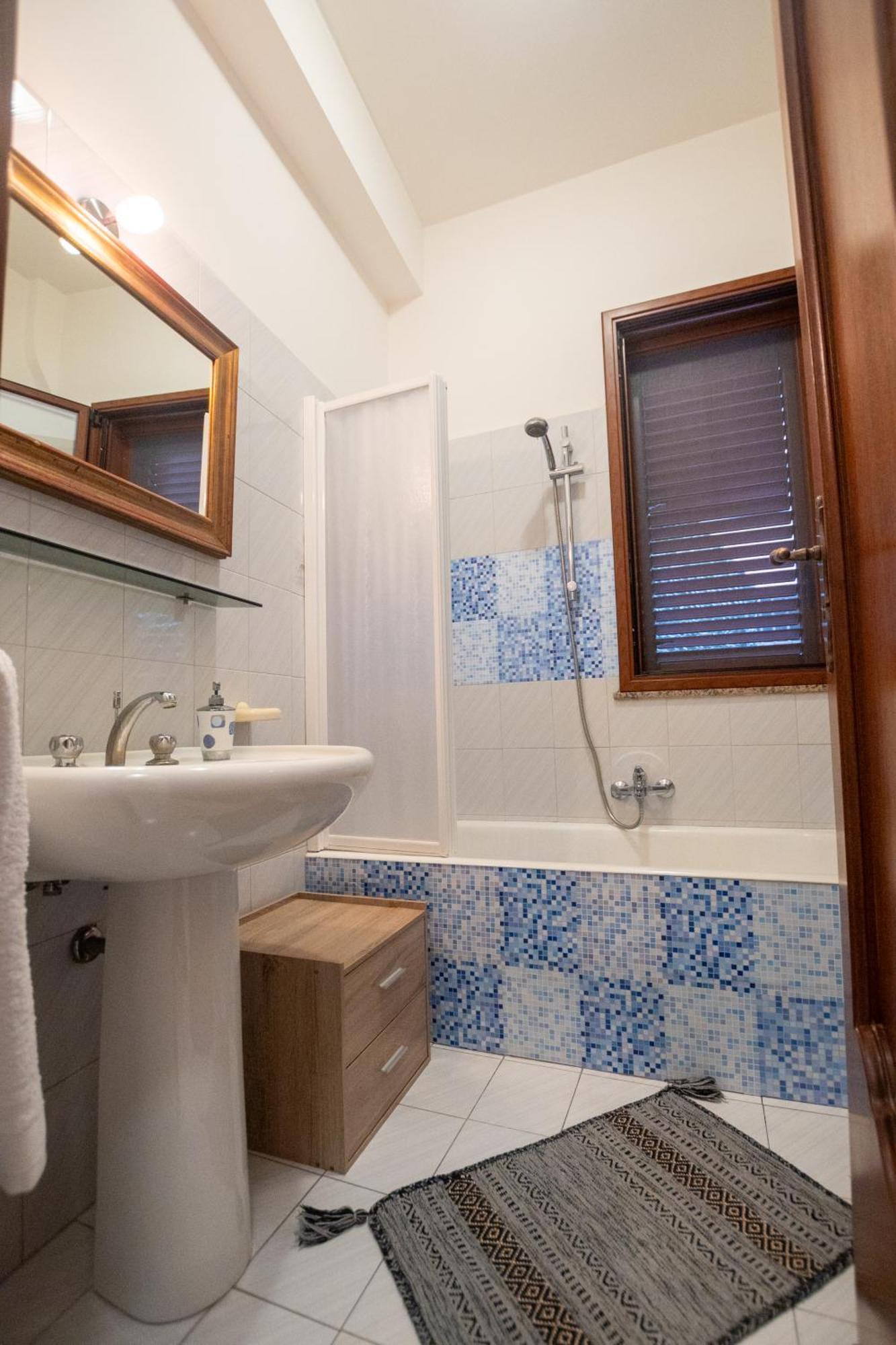 אנלציט Corallo Holiday House Acitrezza מראה חיצוני תמונה