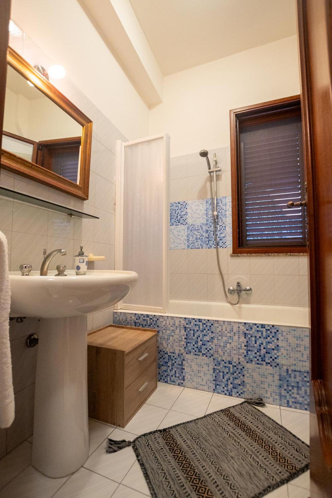 אנלציט Corallo Holiday House Acitrezza מראה חיצוני תמונה
